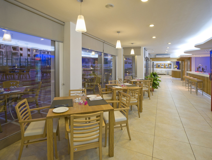 Food & Drinks 5, Bon Sol Prestige - AB Group, Baleares