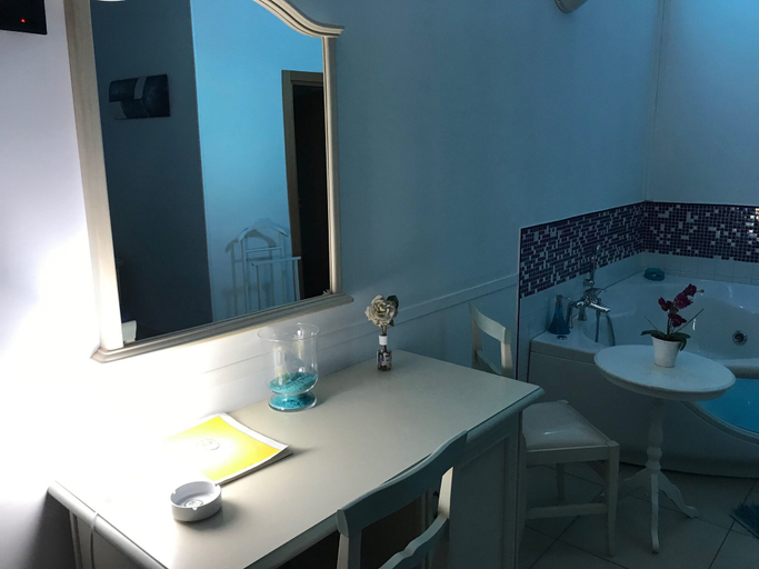 Bathroom 3, Motel 24h, Caserta