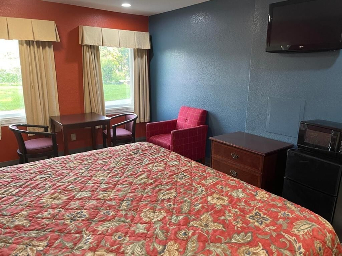 Bedroom 4, Kenwood Court Motel, Wilson