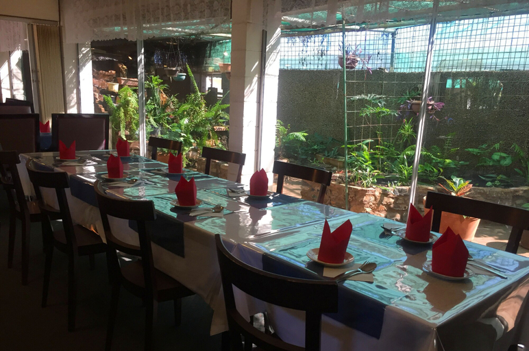 Food & Drinks 5, Inland Oasis Motel, Mount Isa