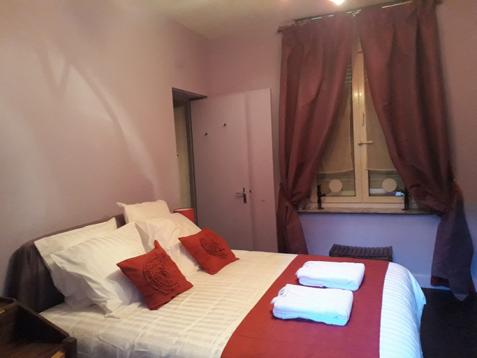 Bedroom 4, La Maison Bleue, Nord