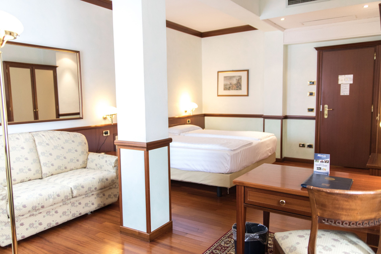 Bedroom 2, Phi Hotel dei Medaglioni, Reggio Nell'Emilia