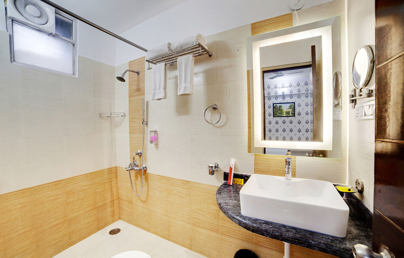 Bathroom 4, The Liverpool Blue Hotel, Bangalore