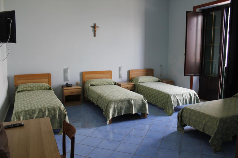 Bedroom 5, Ancelle Sorrento, Napoli