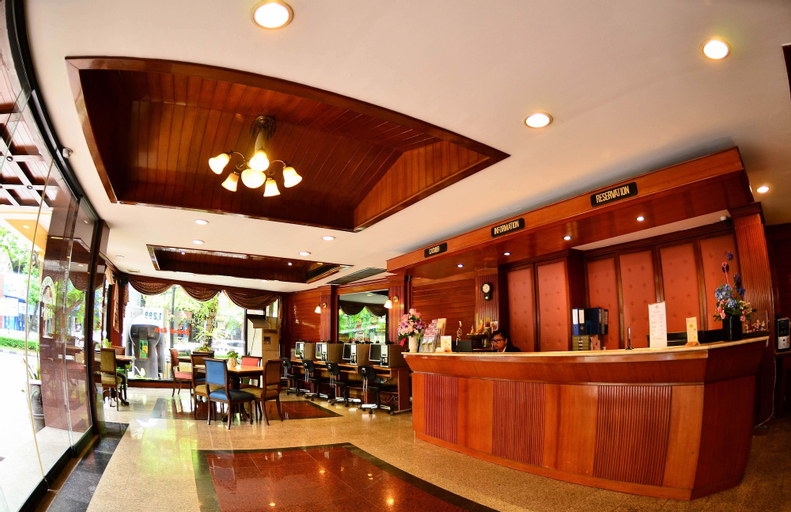 Food & Drinks 5, Silom Village Inn, Bang Rak