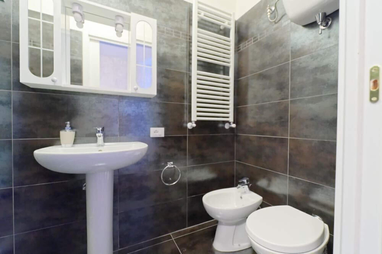 Bathroom 5, B&B Arwen, Perugia