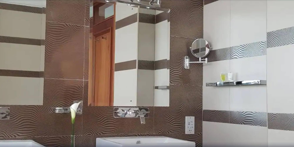 Bathroom 4, GemSuites Hotel & Apartments, Riverside, Dagoretti North
