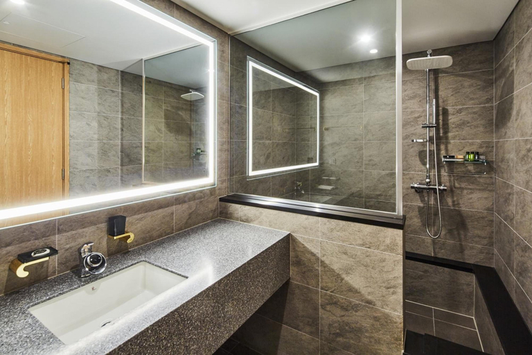 Bathroom 3, Hotel Arina, Miryang