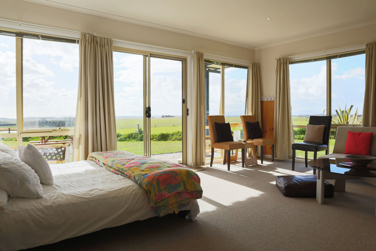 Bedroom 3, Buln Buln Cabins, South Gippsland - East