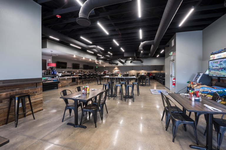 Food & Drinks 5, Studio 6 Mccarran, NV - Sparks - Tahoe - Reno Industrial Center, Storey