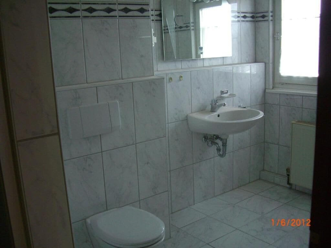 Bathroom 5, Hotel Altbacher Hof, Esslingen