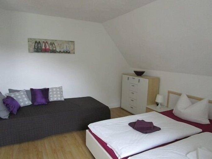 Bedroom 3, Greizer Kammhütte Gaststätte & Pension, Vogtlandkreis
