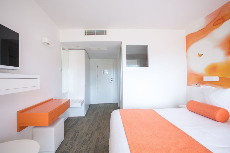 Bedroom 3, La Vague De Saint Paul, Alpes-Maritimes