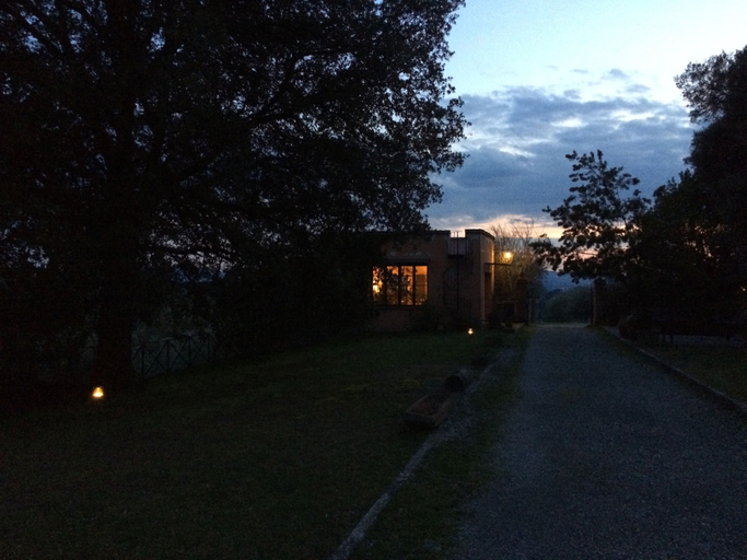 Exterior & Views 2, Agriturismo La Palazzina, Pisa