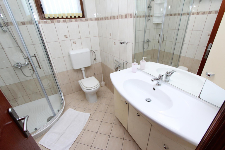 Bathroom 3, Apartments Pataj, Rovinj