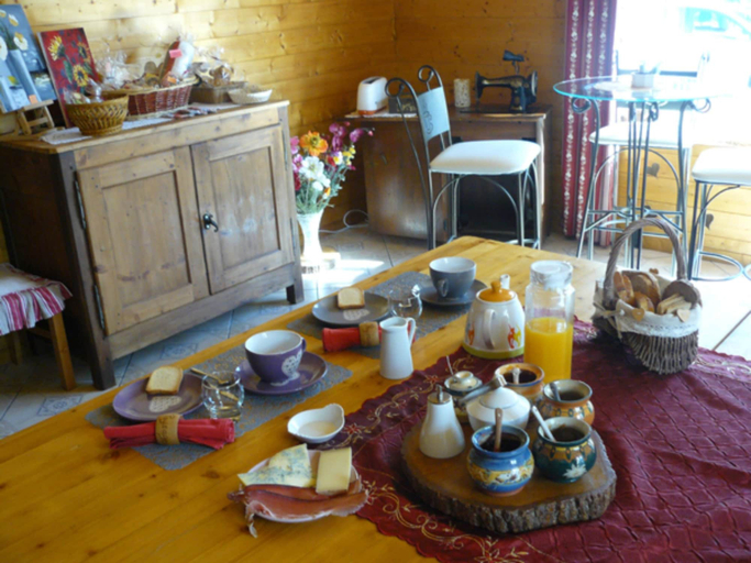 Food & Drinks 4, Chambre d'hote le Bellevue, Ain