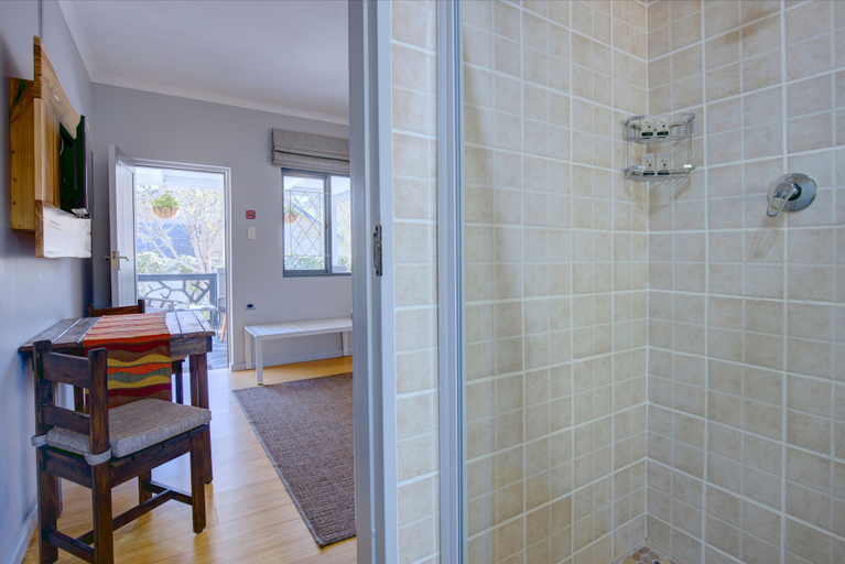 Bathroom 4, Amour Guest House, Eden