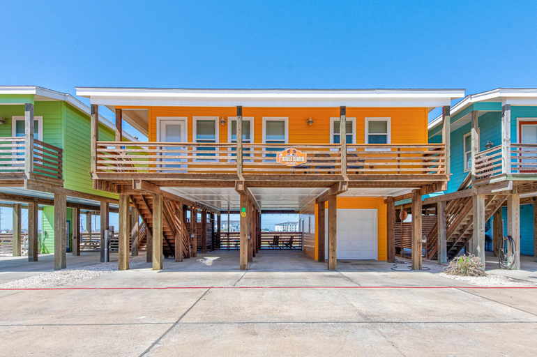 Exterior & Views 2, Tequila Sunrise, Nueces