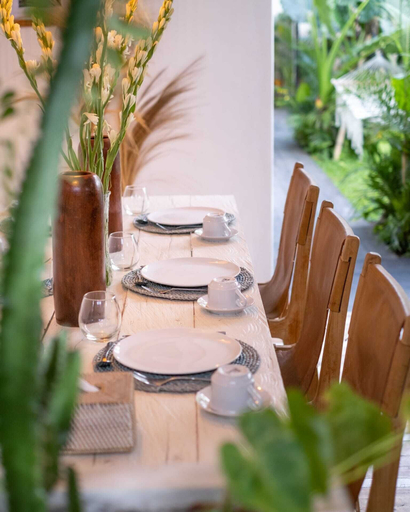 Food & Drinks 3, Rustic Interior Design, Private Villa, 3 BR, Umalas With Staff, Badung