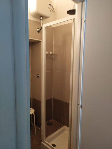 Bathroom 5, Bruno's Historic Home, Napoli