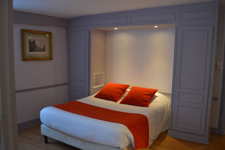Bedroom 4, Brit Hotel Les Comtes de Champagne Centre Historique, Aube
