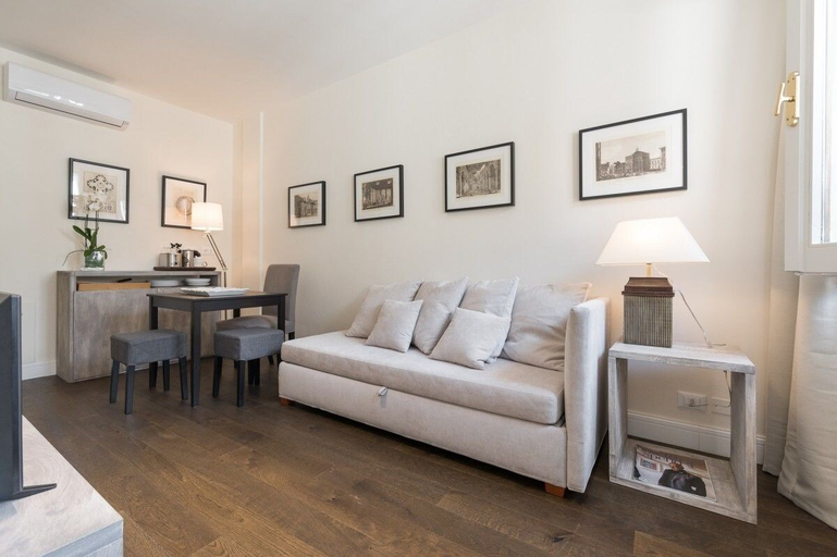 Others 4, Suite & Room, Florence