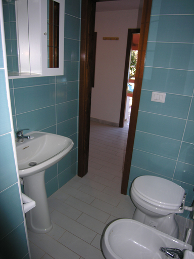 Bathroom 4, Villaggio Marinella, Crotone