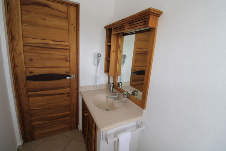 Bathroom 5, Albachiara Hotel, Las Terrenas