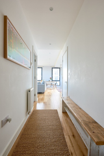 Others 5, Beautiful 1 Bedroom With Balcony Near Mile End, London