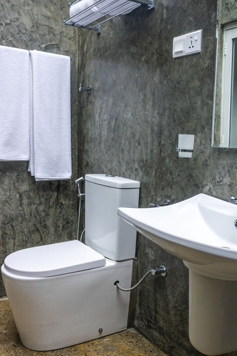 Bathroom 4, Kandy Victoria Eco Resort, Pathahewaheta