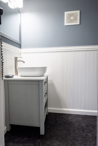 Bathroom 4, Mt Madison Inn & Suites, Coos
