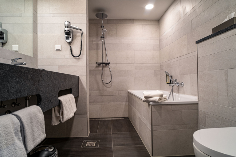 Bathroom 5, Hotel am Stadtpark, Mettmann