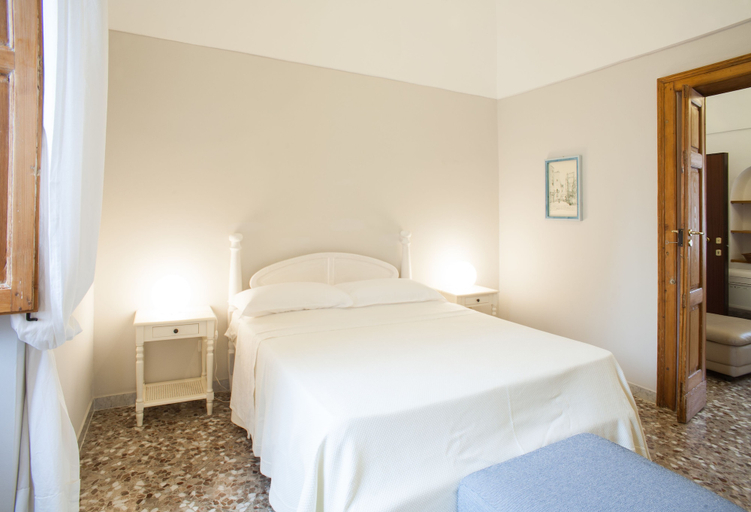 Room 4, Palazzo Giove', Bari