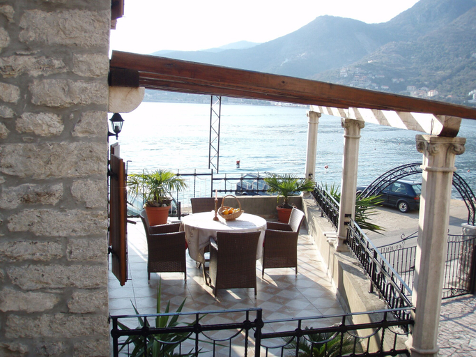 Food & Drinks 4, Apartments Villa Serventi
