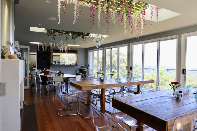 Food & Drinks 4, Hilltop on Tamborine, Gold Coast