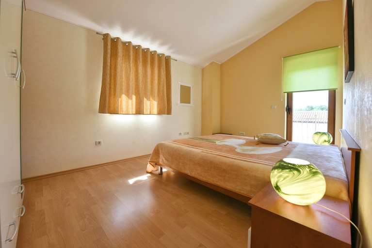 Bedroom 2, Villa 377, Tinjan