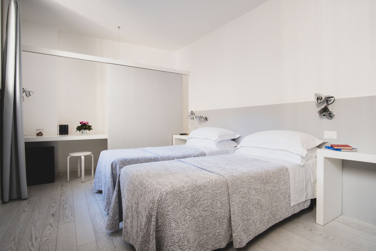 Bedroom 2, Casa Fola - City Centre Rooms, Verona