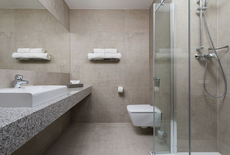 Bathroom 4, Park Hotel Brzeg, Brzeg