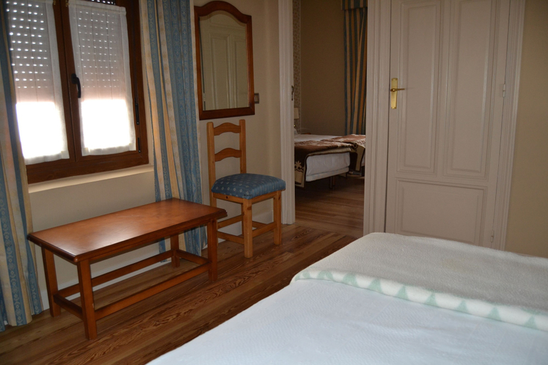Bedroom 3, Hotel Villegas, León