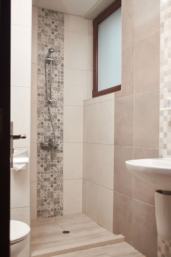 Bathroom 3, Flamingo Plovdiv, Rodopi
