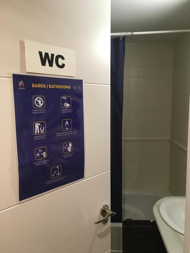Bathroom 4, Albergue Azabache - Hostel, A Coruña