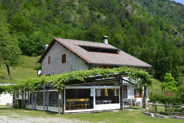 Exterior & Views 1, Agriturismo Pian Dei Tass, Pordenone