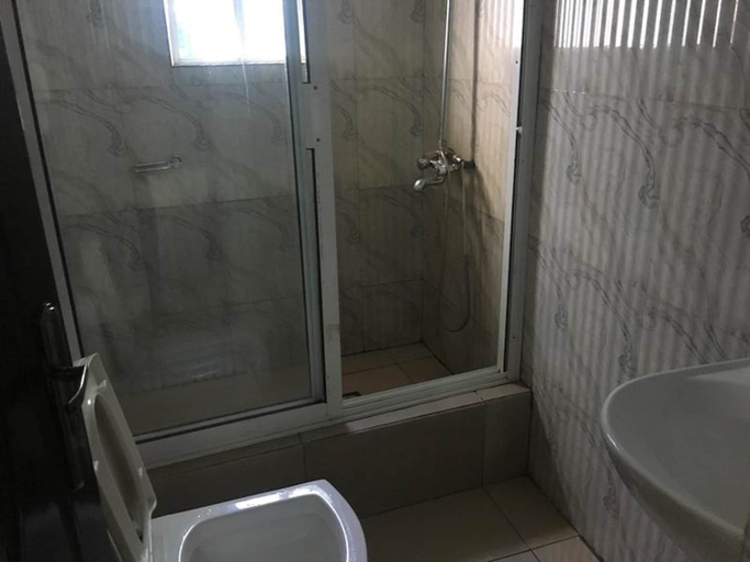 Bathroom 5, L'avalon Hotel and Suites, Eti-Osa
