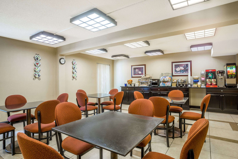 Food & Drinks 5, Days Inn by Wyndham Westminster, Carroll