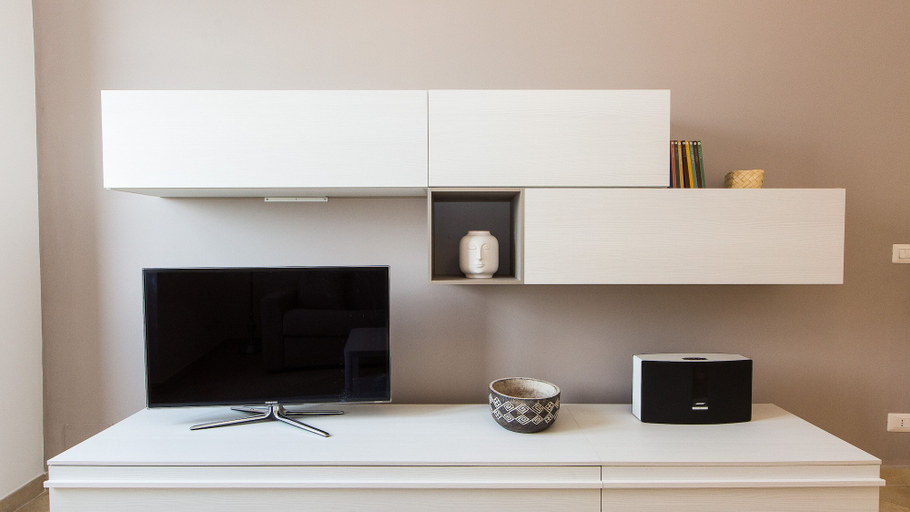 Television, Rental in Rome Taurasia, Roma