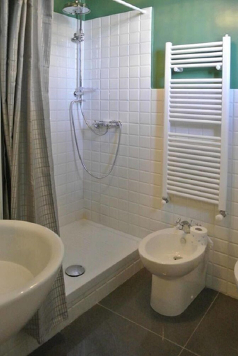 Bathroom 4, Palazzo Zecchino B&B, Genova