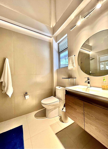 Bathroom 4, La Vista EcoHouse, Macanal
