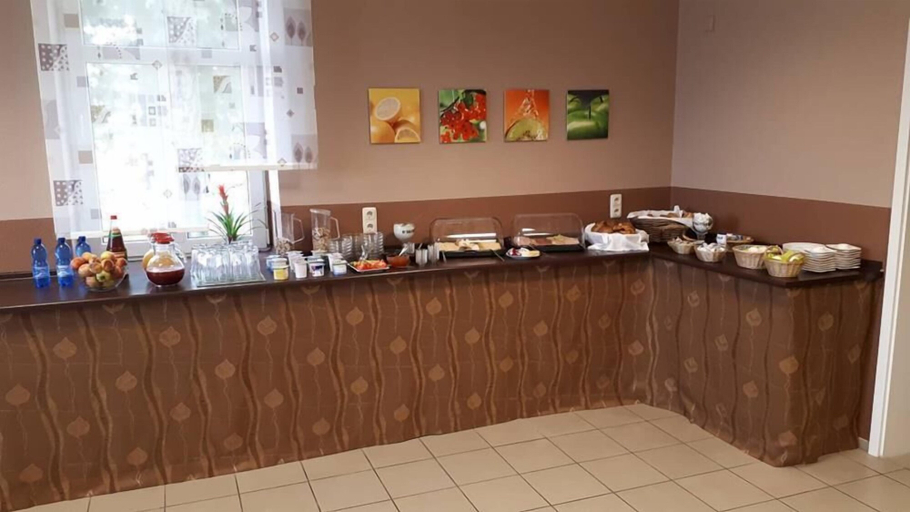 Food & Drinks 4, Pension Village, Burgenlandkreis
