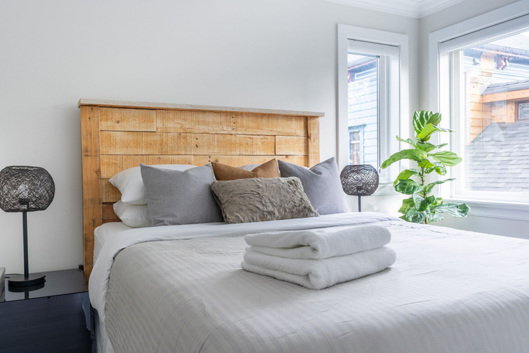 Bedroom 4, Luxury house with 3 bedrooms and 1 office, Greater Vancouver