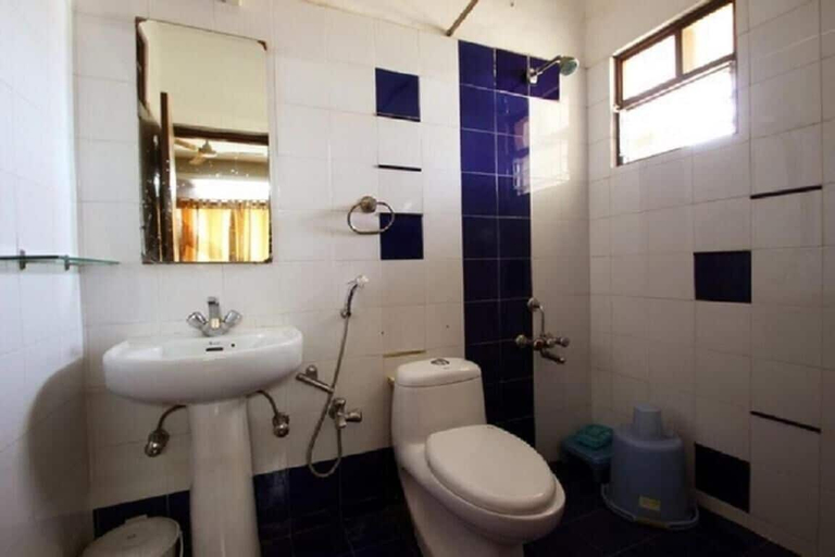 Bathroom 4, Hotel Shrinathinn, Rajsamand